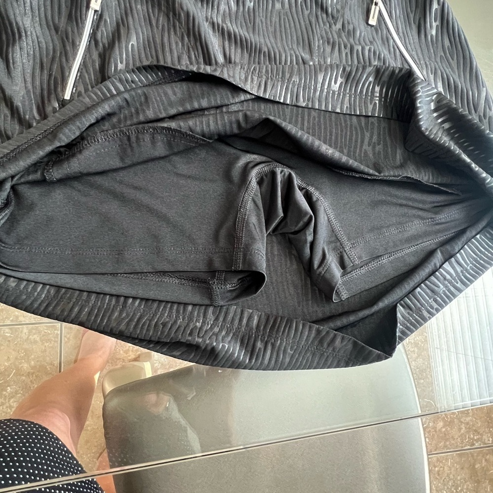 Jamie Sadock Black Textured Mini Skirt
Caja 8 - Picture 2 of 6